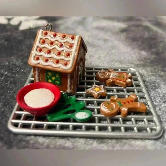 Hallmark Keepsake NIB 2011 Season’s Treatings #3 In Series Christmas Ornament - Picture 6 of 9